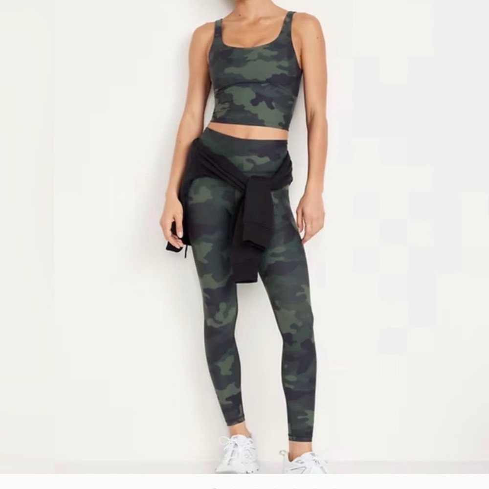 Old Navy Green Camo Women's Leggings and Top Set